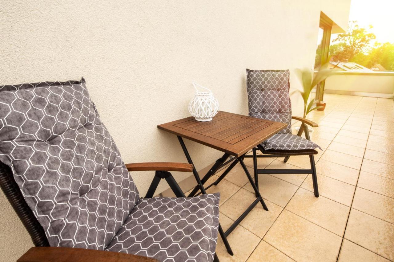 Апартаменты Gaestezimmer In Dresden Mit Dach-Terrasse, Wohnbereich Und Kueche Экстерьер фото